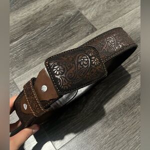 Embroidered belt